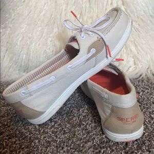 Women’s sperry boat shoes